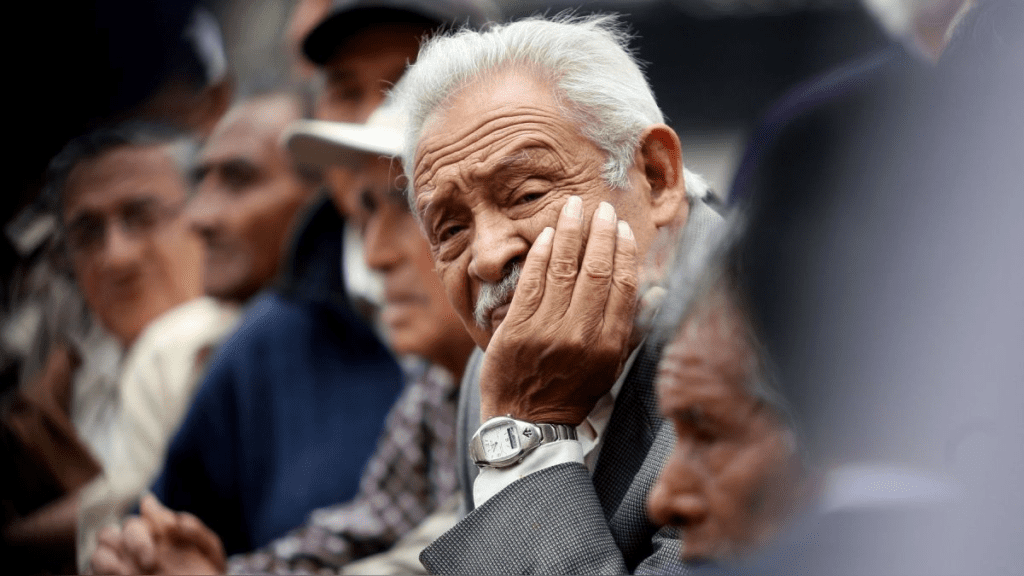 Perú: Comisión del Congreso aprueba elevar edad de jubilación a 75 años