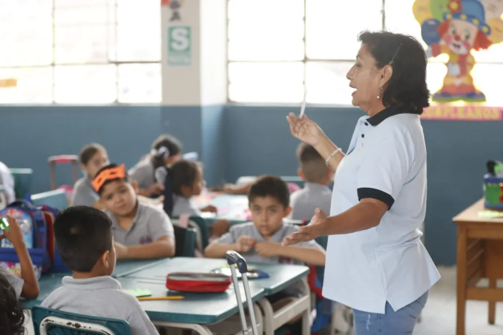 Inicio de clases escolares 2024 se posterga: Mira hasta cuándo y para quiénes